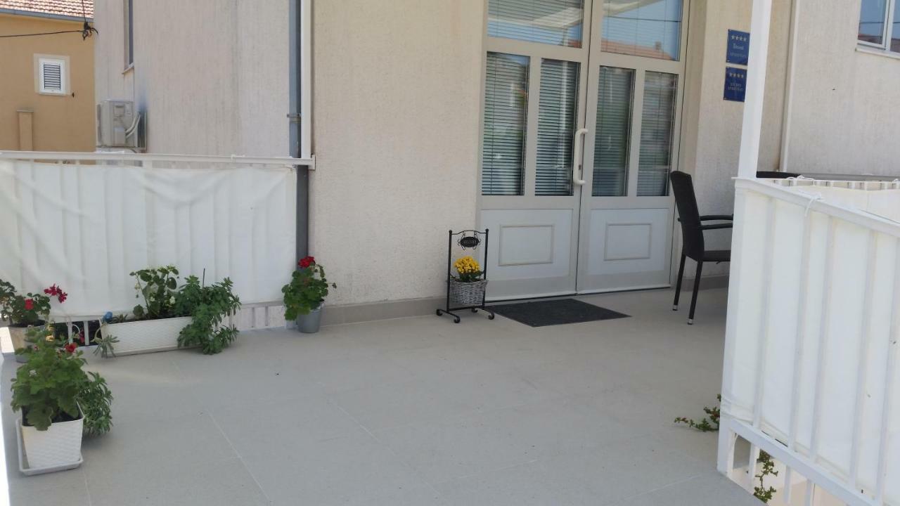 Apartments Sanja Trogir Exteriör bild